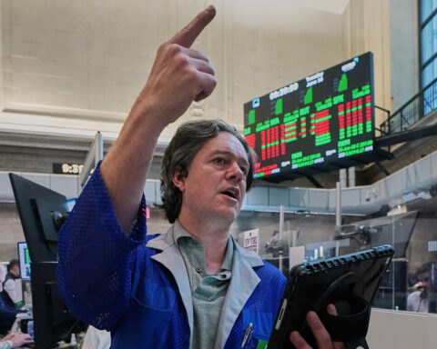 US stocks end mixed, weighed down by more losses for tech giants