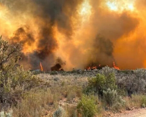 Dry Creek Fire destroys Homes and Buildings