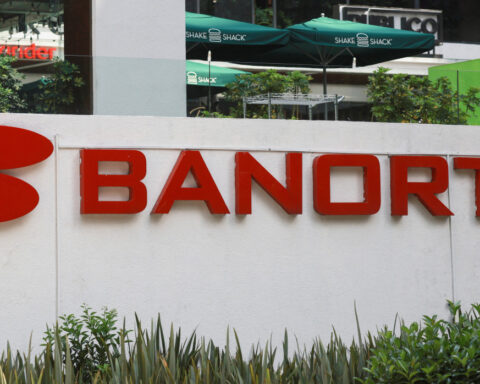 Mexico's Banorte raises $1.35 billion in hybrid debt sale