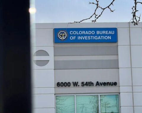 Former DNA analyst pleads guilty to manipulating data in agreement with prosecutors