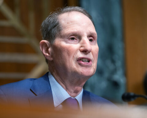 US Senator warns of administration plan to hastily remove over 500 unaccompanied migrant children