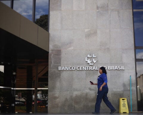 Brazil central bank says policy horizon unchanged after market confusion