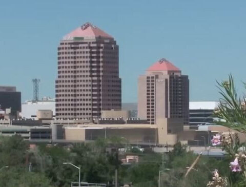 Albuquerque braces for continued heat as families and construction workers navigate rising temperatures