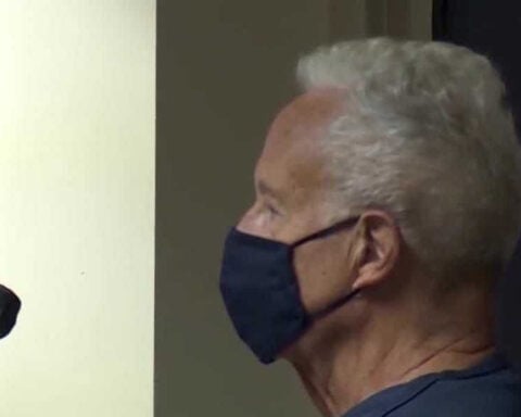Florida man accused of killing wife, hiding remains in suitcases moves closer to trial