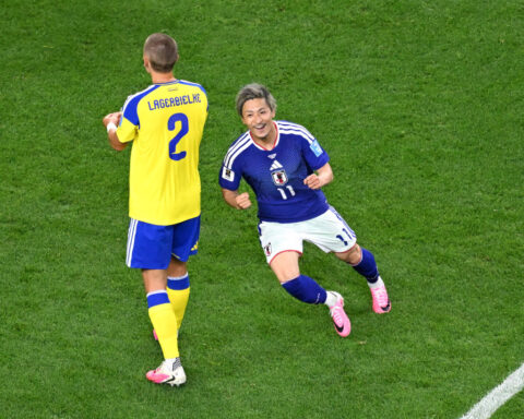 Japan and Sweden play to 1-1 draw as both advance to knockout round at the World Cup