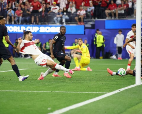 Turkey grabs a last-second winner to give USA its first defeat of the World Cup