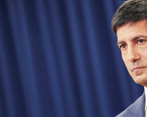 Fed Chair Warsh taps veteran staff economists as advisers, WSJ reports