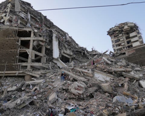 Venezuelans hope online posts will bring news of missing after devastating earthquakes
