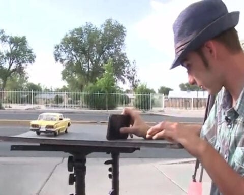 Teen photographer with autism showcases Route 66 centennial with model cars