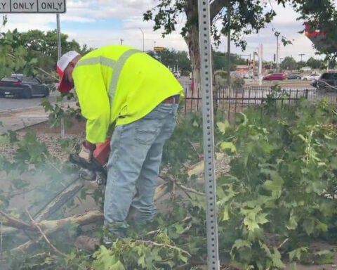 Possible landspout tornado rips through Los Lunas, damaging homes and cars