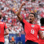 England beats Panama 2-0 on goals by Bellingham and Kane to win its World Cup group