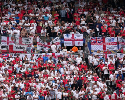 England beats Panama 2-0 on goals by Bellingham and Kane to win its World Cup group