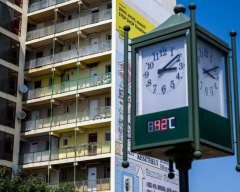 Italy and Balkans endure heatwave, US also faces soaring temperatures