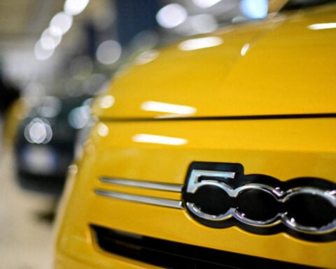 Stellantis extends summer stoppage at Fiat 500 Turin factory