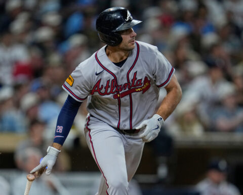 Alonso reaches 500 consecutive games, and Olson is closing in on the Braves' franchise record
