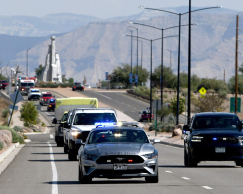 Echoes of deadly Arizona wildfire with 3 firefighters killed in Colorado-Utah blaze
