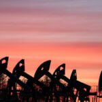 Oil falls as investors focus on potential Iran-US talks in Doha