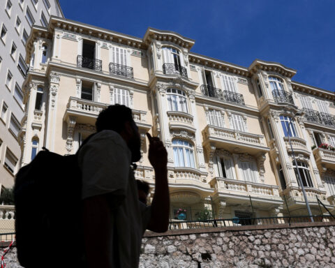 Manhunt launched after Monaco blast targets Ukrainian-born oligarch