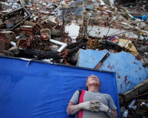 Aid workers warn of infectious diseases, overwhelmed hospitals after Venezuela quakes