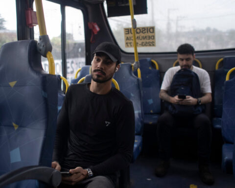 Rio bus drivers and workers throughout Brazil demand shorter work week as lawmakers examine proposal