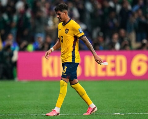 Ecuador's Hincapié becomes the second player sent off for covering his mouth at the World Cup