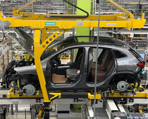 German manufacturing edges up in June as new orders return to growth, PMI shows