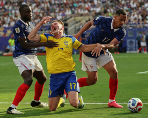 Mexico batters Ecuador and everything else you need to know about Tuesday’s World Cup action