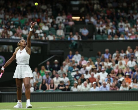 Tennis-Serena fighting to be fit for Wimbledon doubles with Venus after knee issue