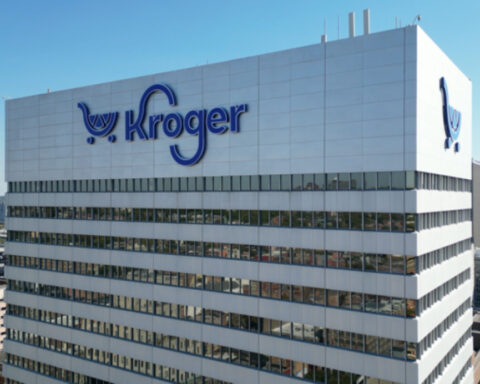 Kroger announces agreement to acquire Giant Eagle