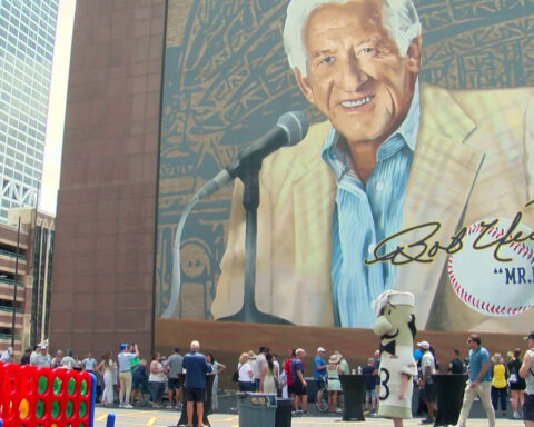 Bob Uecker mural in downtown Milwaukee unveiled with tailgate-themed celebration