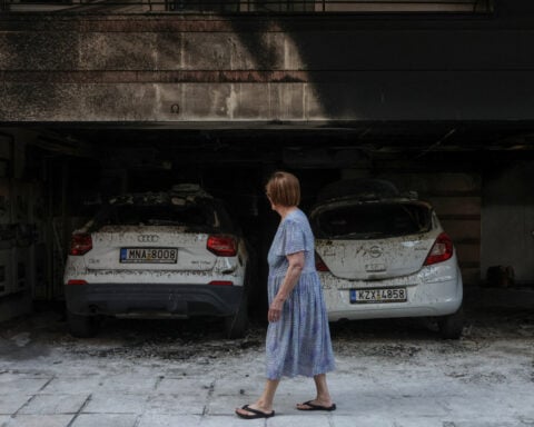 Five wounded in firebombings of homes linked to Greek governing party