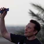 Musk denies WSJ report that SpaceX showed AI handset prototype before IPO