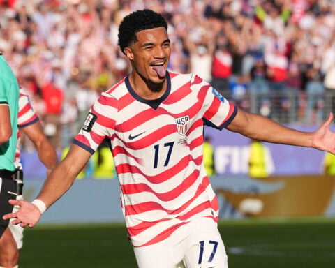 U.S. beats Bosnia-Herzegovina 2-0 to advance to round of 16 and keep its World Cup dreams alive