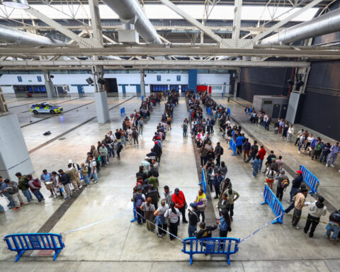 Spain's amnesty drive brings 600,000 migrants into formal economy during application review
