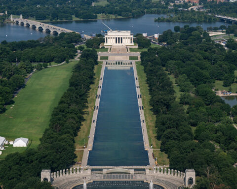 Former Olympic canoeist indicted for allegedly damaging Reflecting Pool