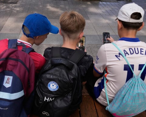 Australian prime minister condemns delay of changes to child social media ban