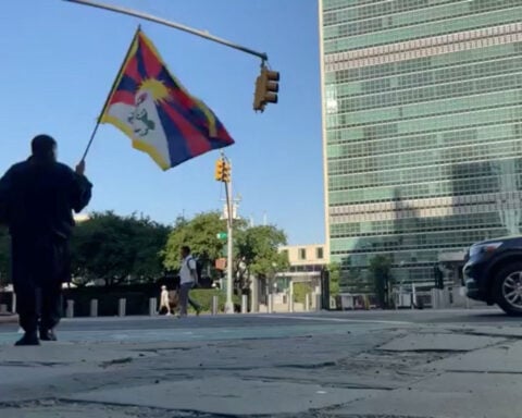 Man with Tibetan flag dies after setting himself on fire in front of UN’s New York headquarters