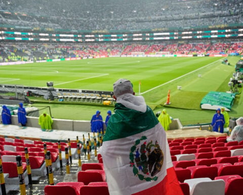 Start time for Mexico's game against England at the World Cup unchanged despite weather concerns