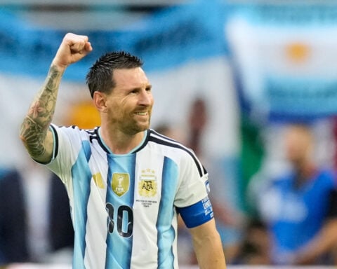 Lionel Messi scores 20th World Cup goal, extends streak to 8 games and takes Golden Boot lead
