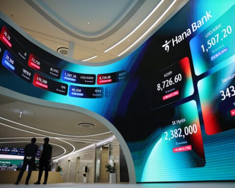 South Korea starts 24-hour trading of dollar-won