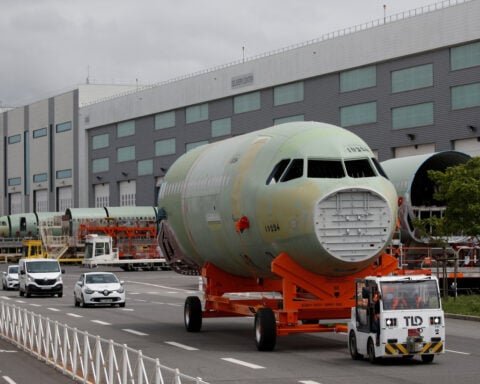 Airbus informally aims for 900 deliveries after strong June, sources say