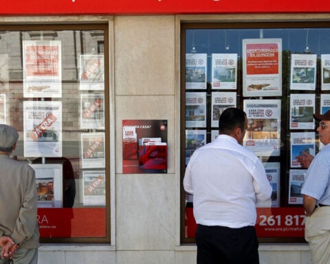 Spain, Portugal step up scrutiny of soaring property markets
