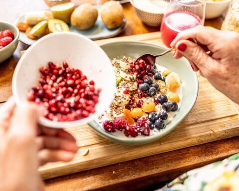 An anti-inflammatory diet may lower dementia risk, even in people with early signs of Alzheimer’s