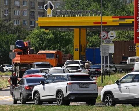 Russian drivers' patience is tested as fuel shortages drag on ​