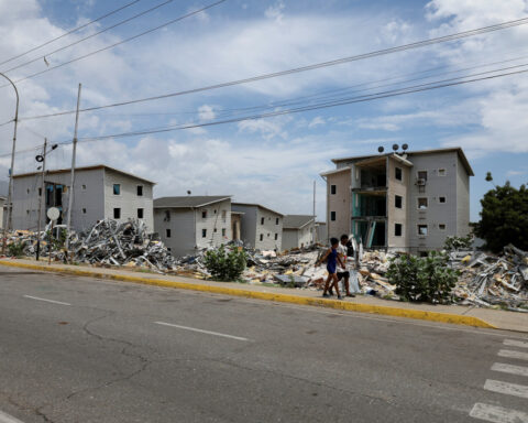 Death toll from Venezuela quakes rises to 3,535 as thousands remain displaced