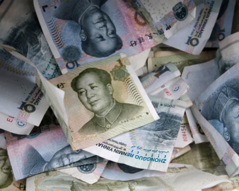 China breaks step with global markets, and investors buy in