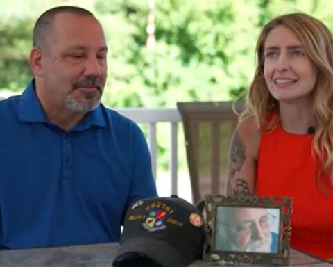 Couple holds wedding in hospital room days before father of bride dies