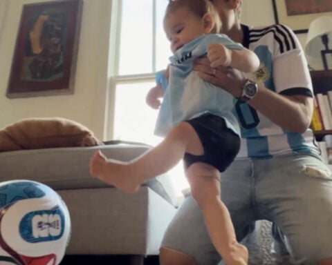 Three generations of women keep family tradition and a poem for Lionel Messi alive
