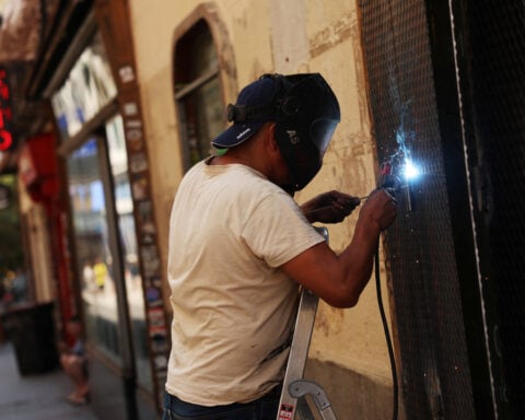 Europe may face 'more deadly weeks' as new heatwave builds, WHO warns