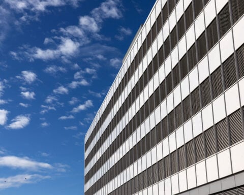 Pay gap between top and lowest Swiss earners has grown, study finds